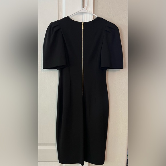 Elegant Black Dress with puffy shoulders - Picture 3 of 3